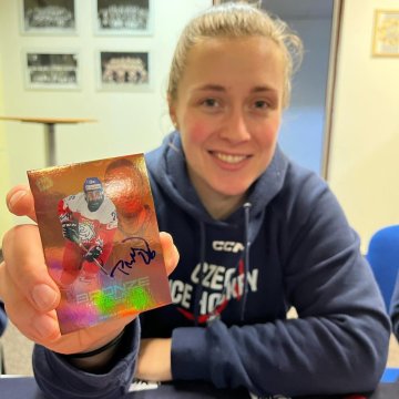Signing Trading Cards with the Women’s National Team